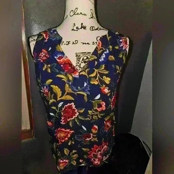 Old Navy Tops - Old Navy Womans Top Size XS